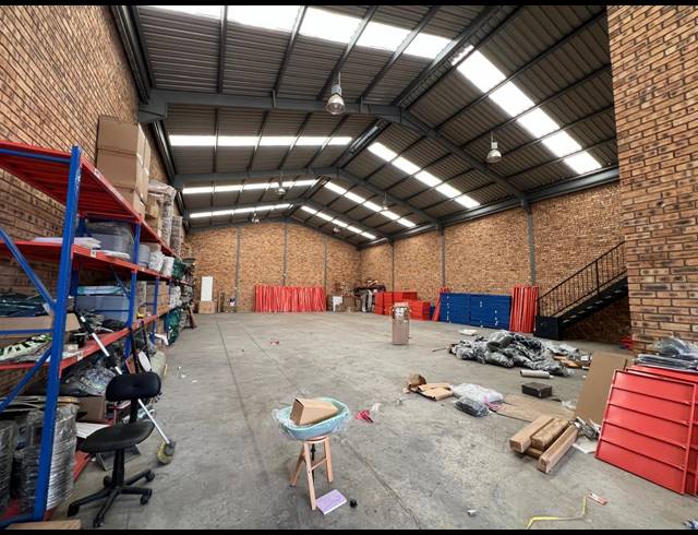 461M² WAREHOUSE TO LET IN STRIJDOMPARK